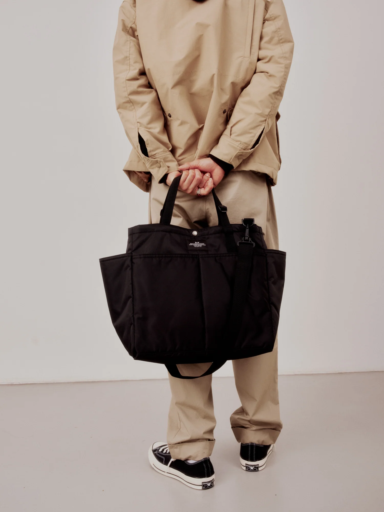 Carry-all Beach Bag - Black Puffer - Image 12