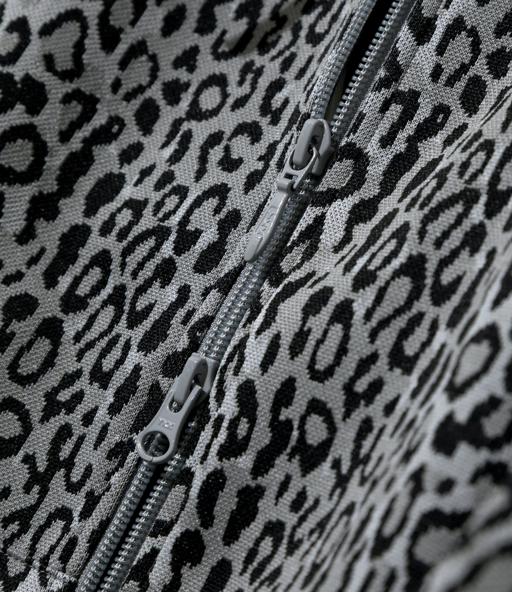Trainer Hoody - Grey - Poly Jq. / Leopard - Image 3